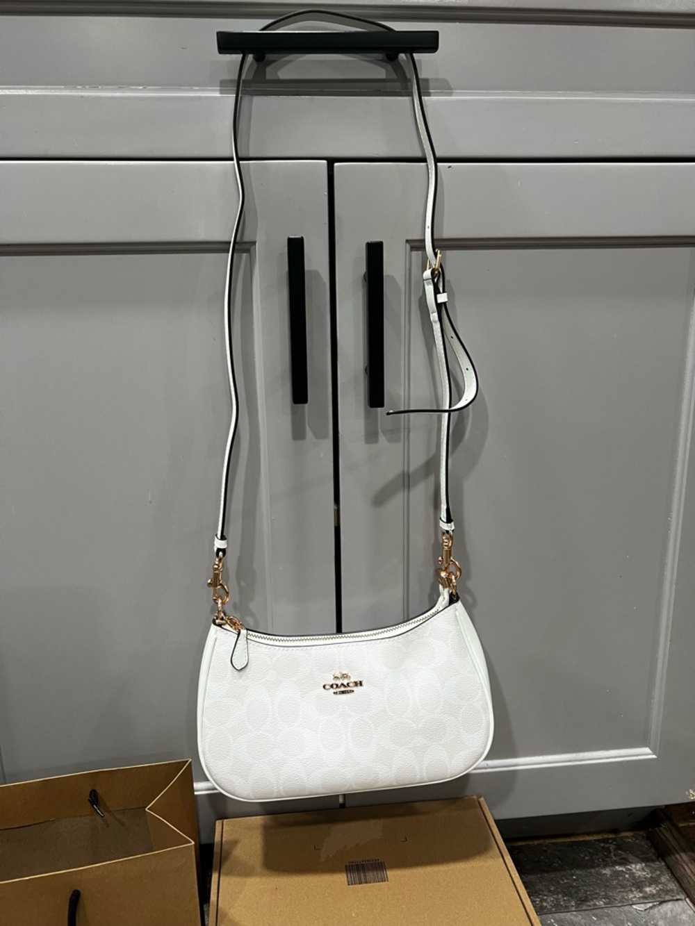 Coach Teri Shoulder Bag - Picture 4 of 6